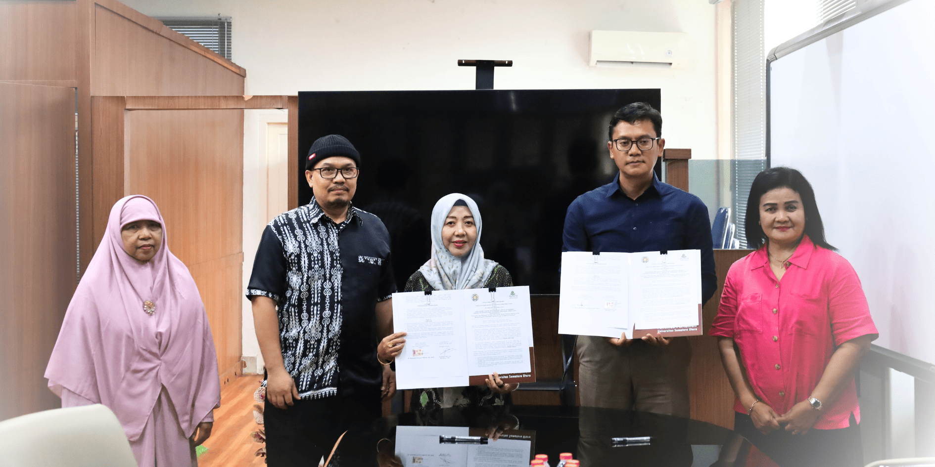 FP USU dan PT Keloria Moringa Jaya Jalin Kerja Sama Hilirisasi Riset Teh Krisan Kultivar Batik